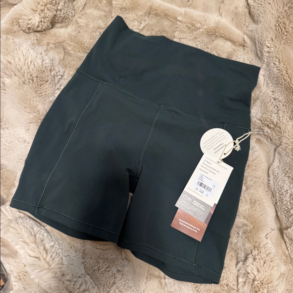 Vuori Studio Pocket Shorts Aspen NWT XS